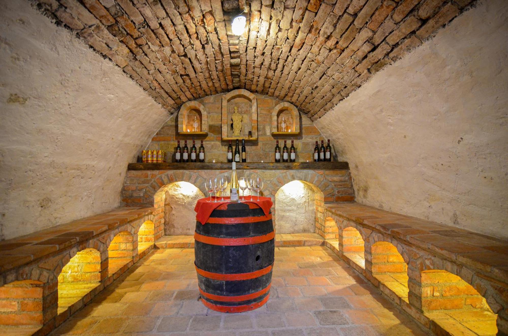 Penzion Trojna Lednice-Vhodne Na Svatby,Rodinne Akce,Teambuilding Esterno foto